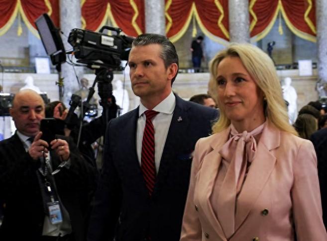 2410万伊朗人签下生死状，伊朗总统灵魂质问美以为啥疯狂杀人，特朗普团队大麻烦来