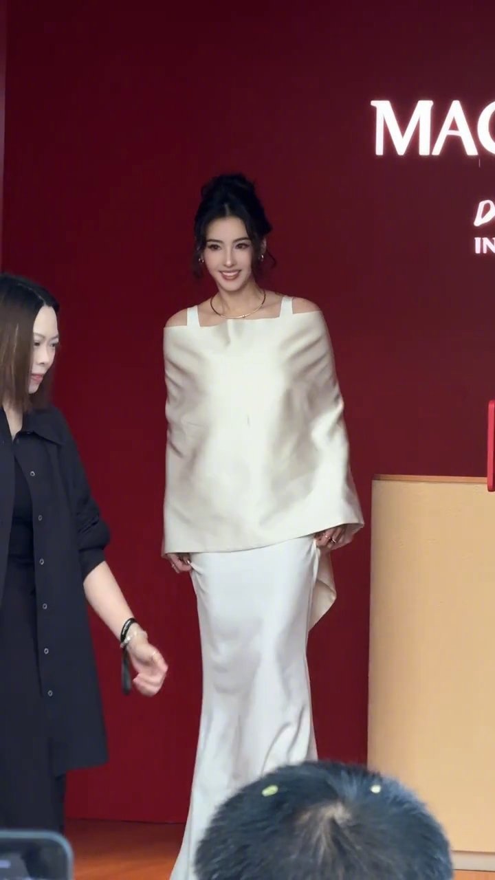 张柏芝46岁状态…美神降临[淡淡的][淡淡的][淡淡的] ​​​