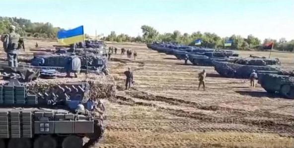 由于乌克兰人已经突破了第二道防线，一些俄罗斯分析人士开始谈论更广泛使用坦克和重型