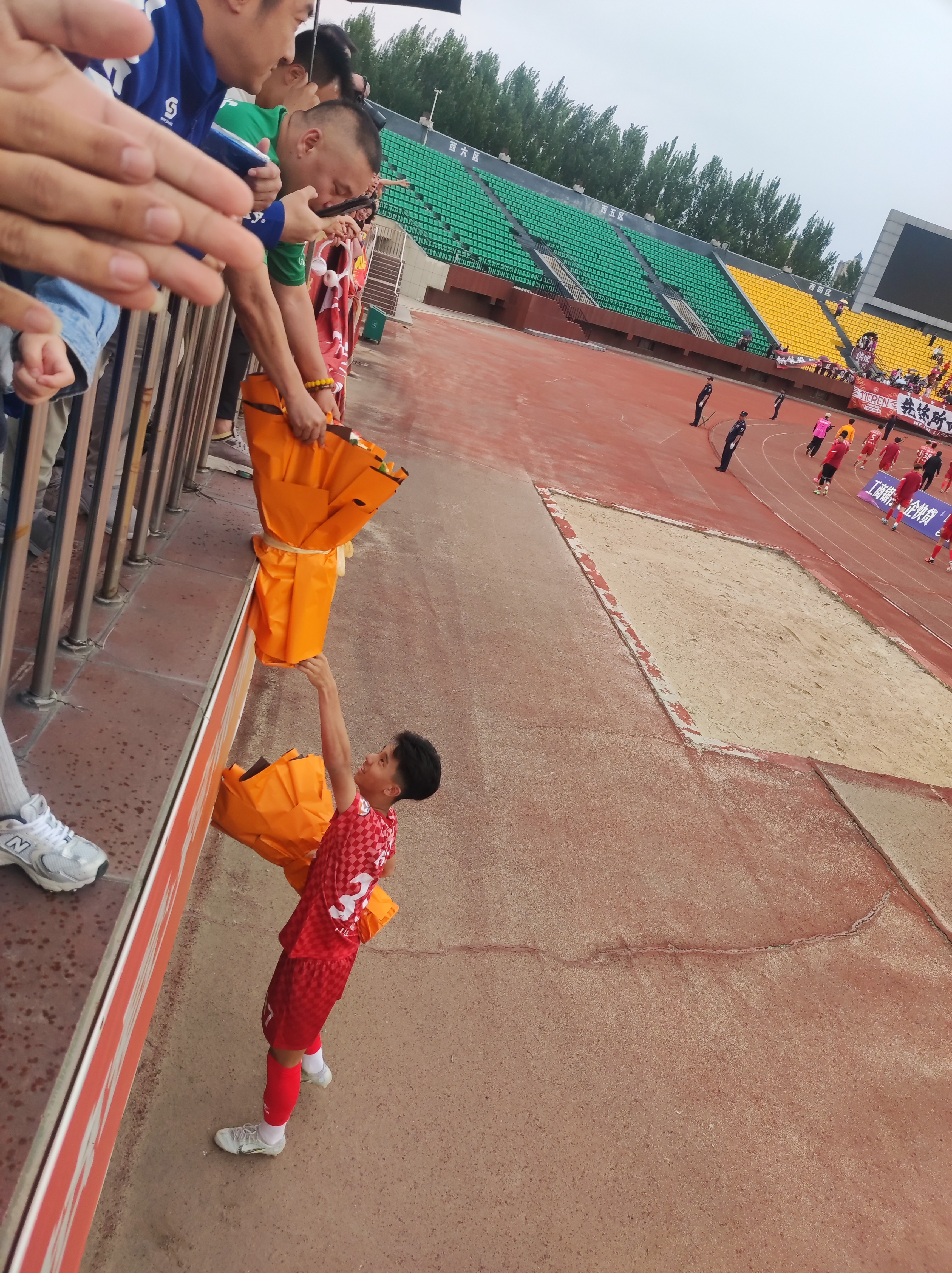 张家鸣英式培养路径的中国样本张家鸣签约伯恩利俱乐部 张家鸣正式签约伯恩利，小说里