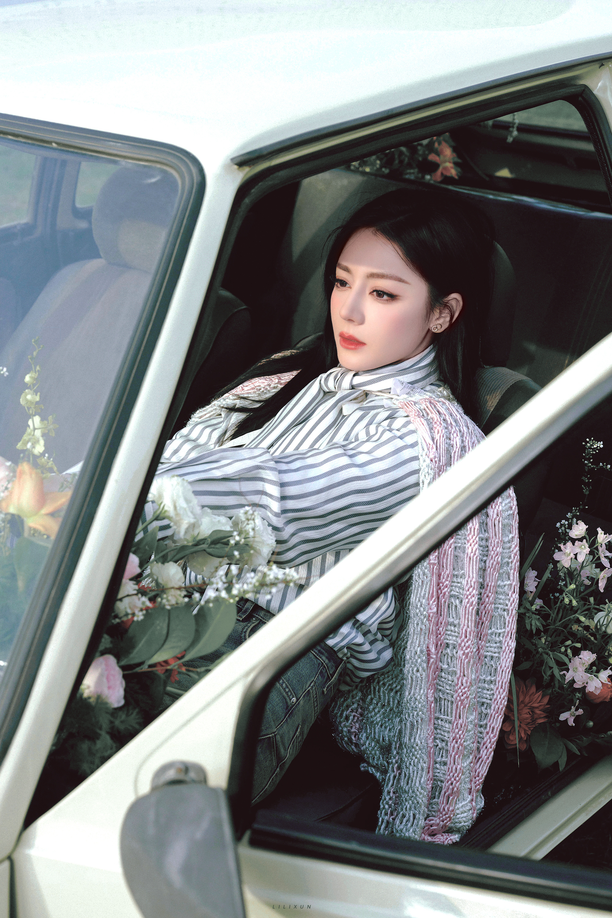 迪丽热巴🌷 迪丽热巴化妆王亚飞发型丽杰