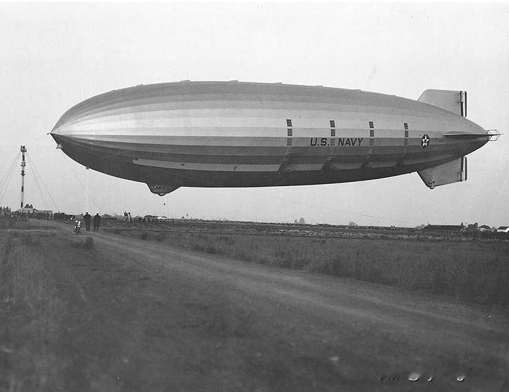 🇺🇸阿克伦号（USS Akron，ZRS-4）

美国飞艇航空母舰

193