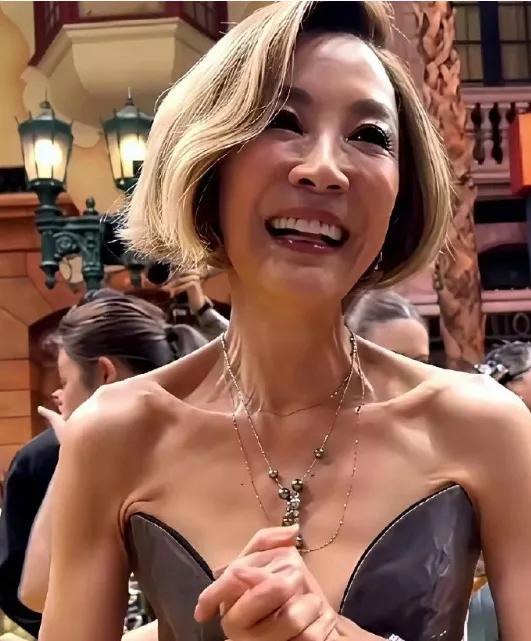 万万没想到，当年那么迷人的功夫女神，如今变成这个样子了！谁还认得出来吗？