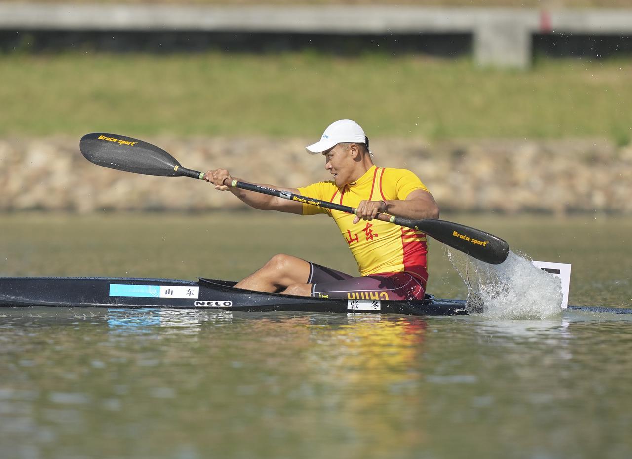 今日新闻（2025年11月17日）
 
国内新闻
 
- C919首次亮相中东航