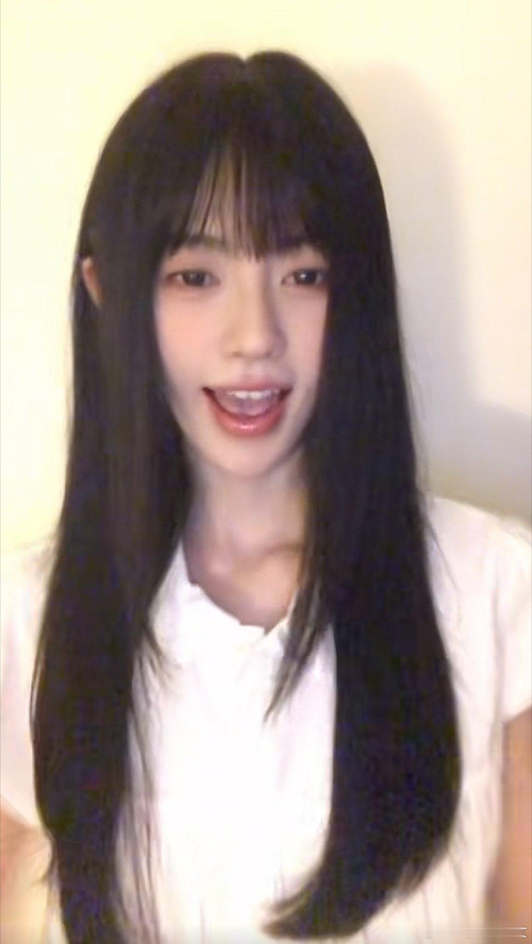 鞠婧祎跳珠满摇了谁懂！！！！看本人跳我的心也在跳鞠婧祎就这样轻轻媚到了所有人～～
