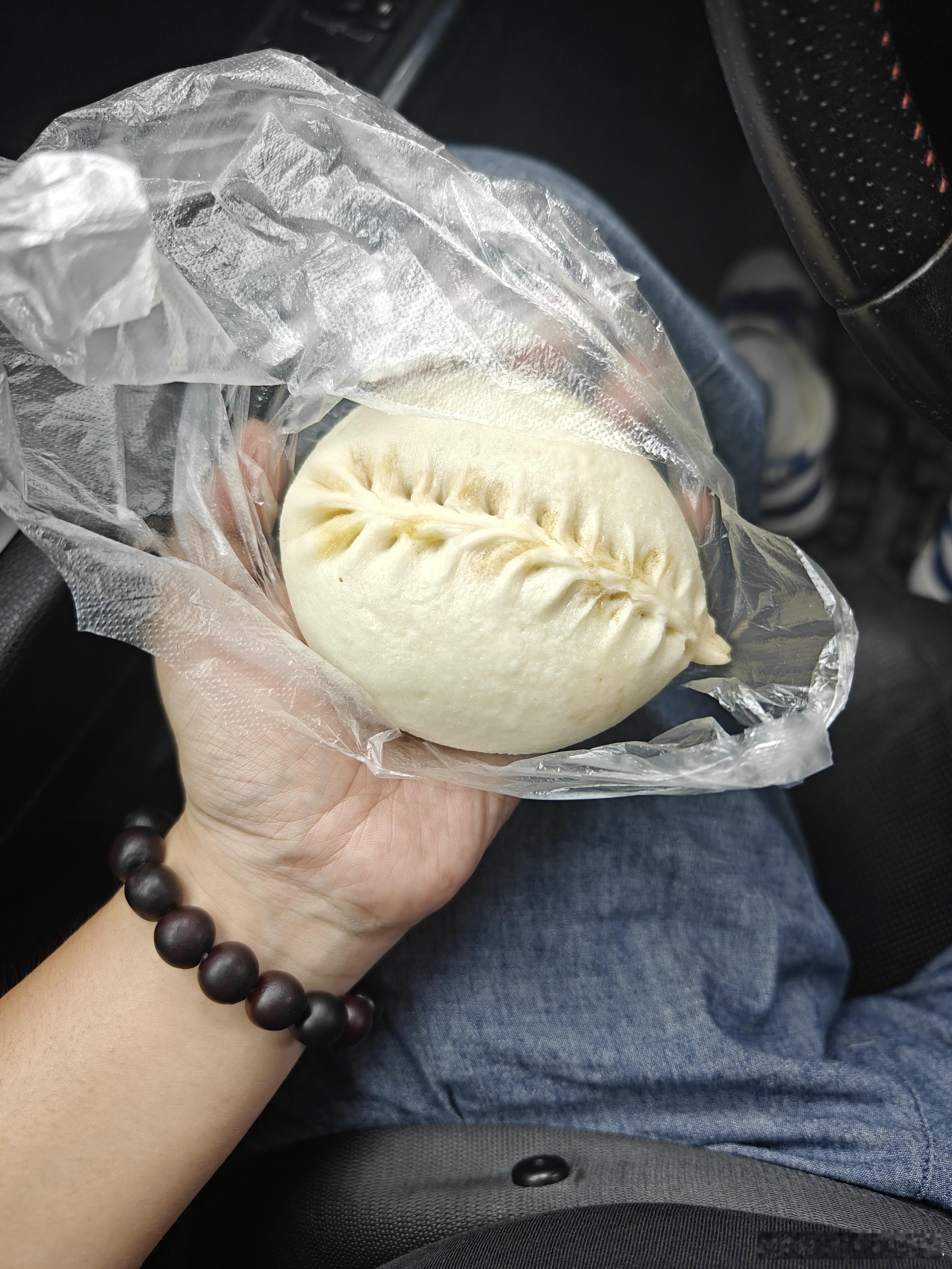 我家楼下卖的渭南白水包子，这个小揪揪是当地特色吗？ 