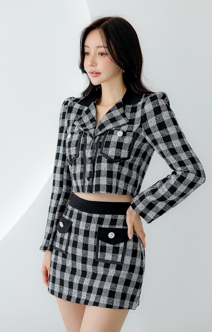 孙允珠的黑白格纹套装真的太绝了！黑白经典配色，永远不会过时。格纹元素自带一种复古