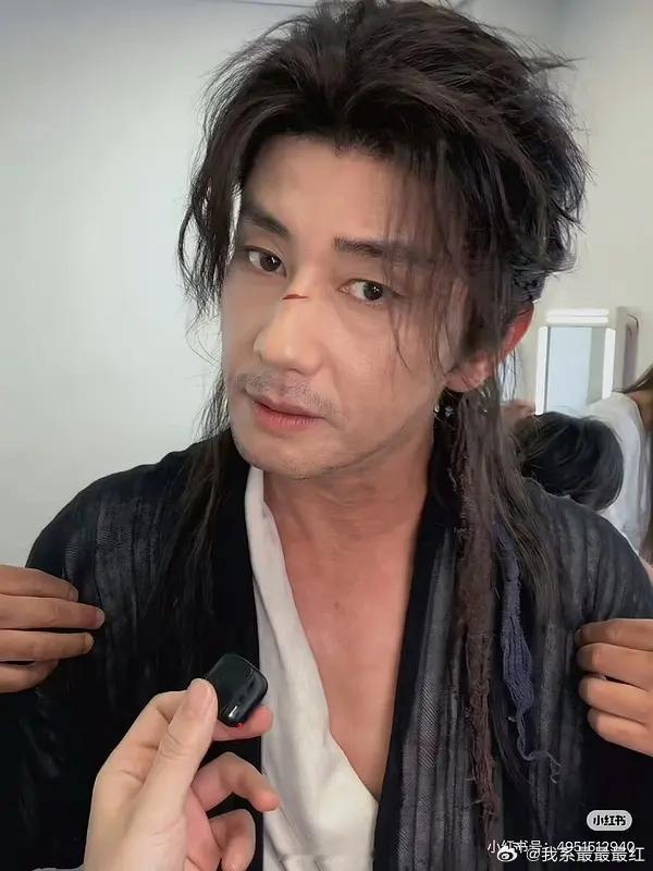 这是赵露思她爸？？？早二十年为什么不出道 