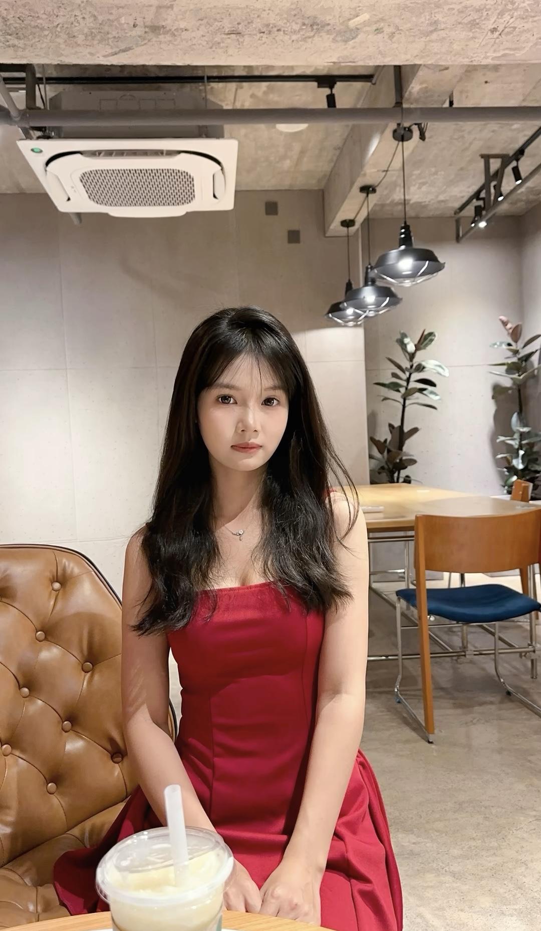 女孩子被夸长得清纯是好看嘛