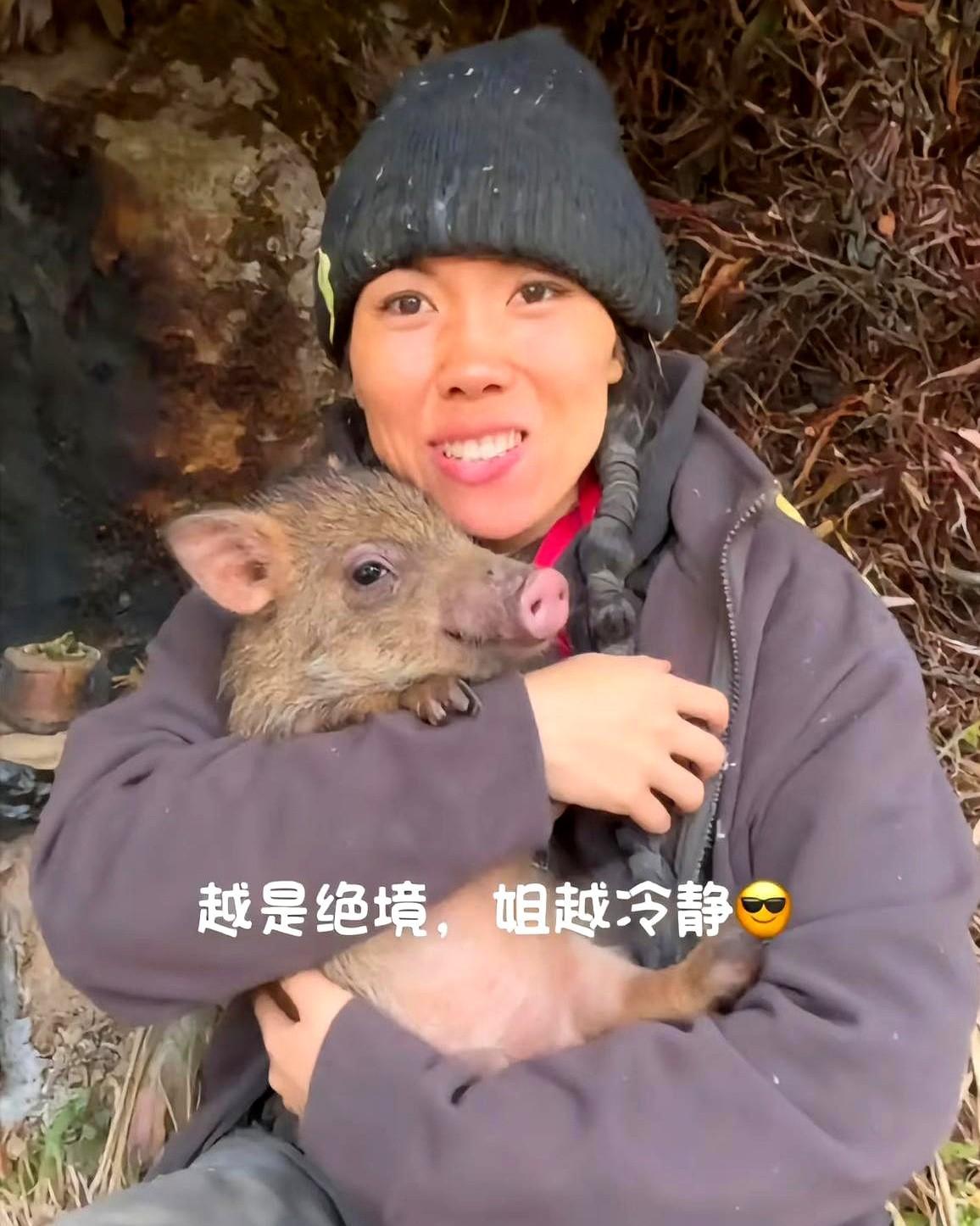 选手还没出荒野，代言合同已经塞满背包。
节目组不等收官，品牌方早蹲在镜头外。
冷