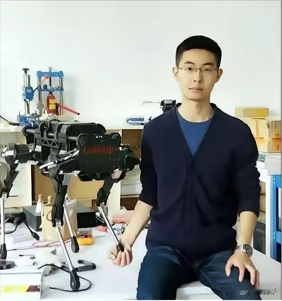 一觉醒来，浙江大学和上海大学都沉默了，当年王兴兴因英语差被浙大拒之门外，转而去了
