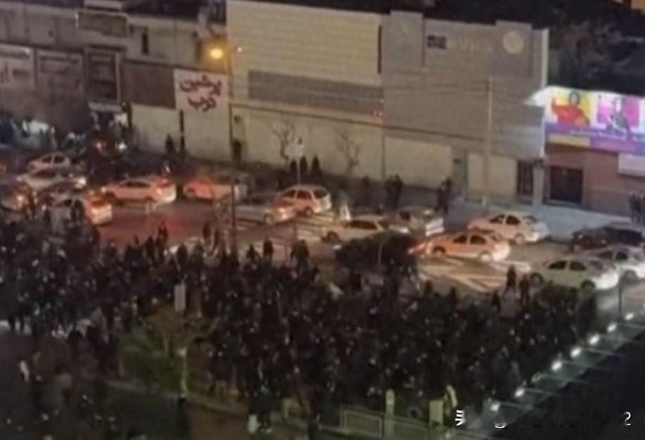 关于伊朗大规模抗议活动的一些情况：


伊朗全国反政府抗议中死亡人数大幅增加，最