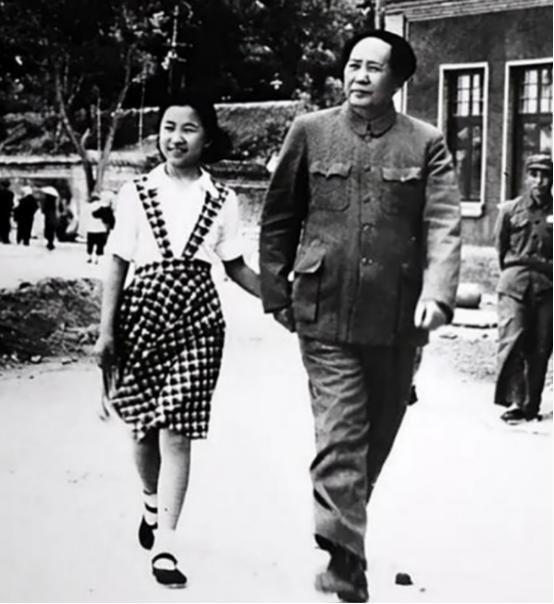 79年得知李讷生活不好，王光美亲自前往看望：有什么困难，告诉我
“1979年5月