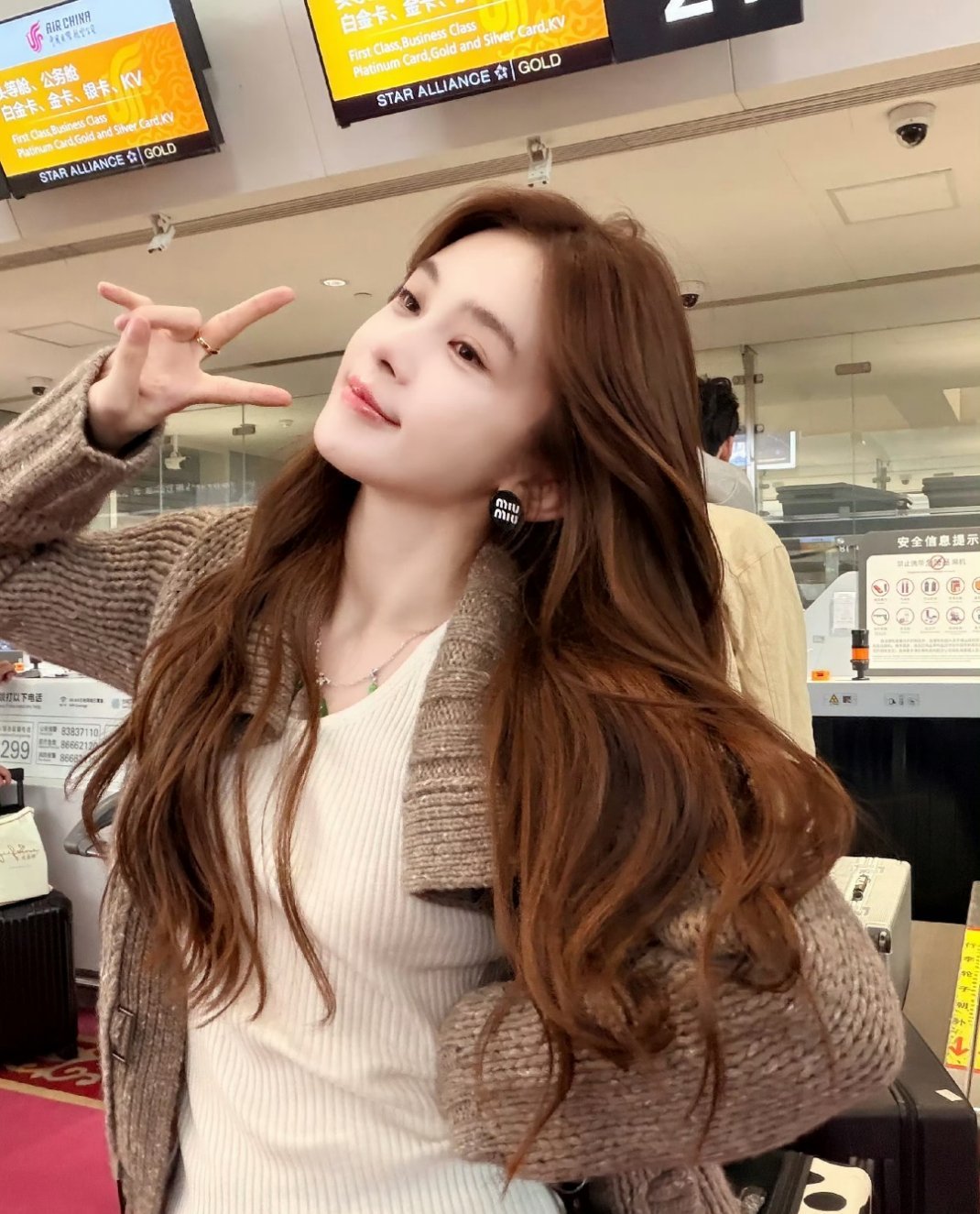 女神好美啊，好轻松的美，好舒服的呢美，穿搭也好看祝赵樱子姐姐快乐每一天！