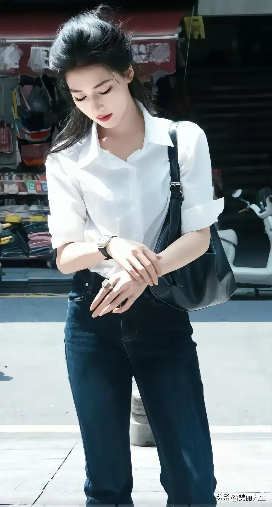 黑独山 
天地为卷  泼墨成山  山不向我  我自赴山……