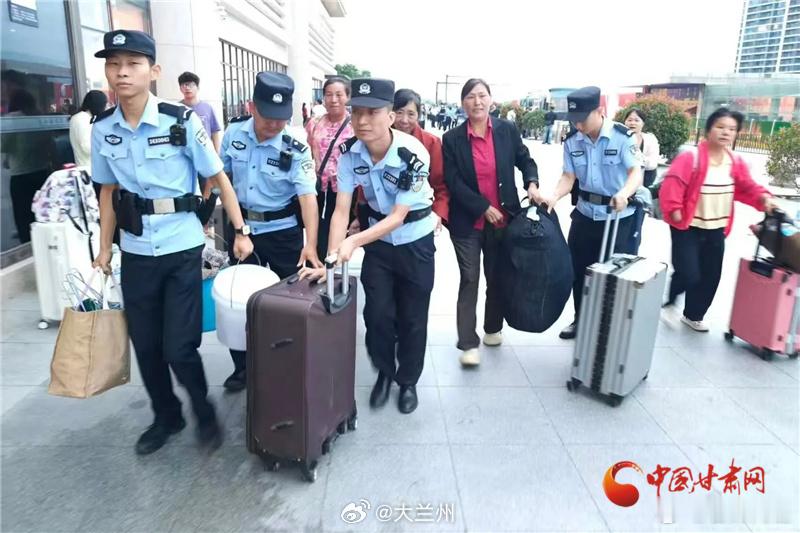 三千旅客滞留天水收获暖心守护 【天水多部门快速联动守护三千滞留旅客平安出行】记者