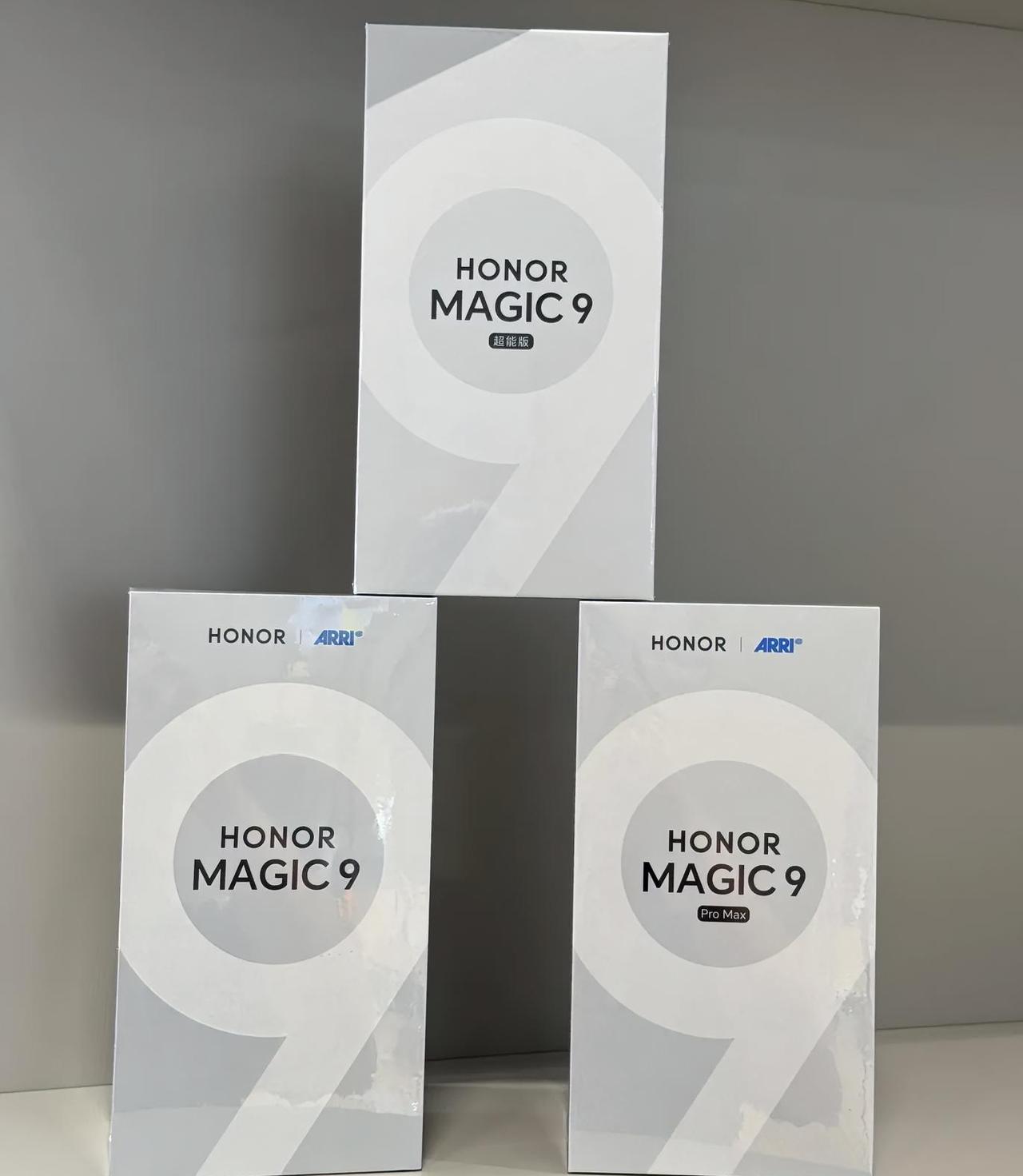 不得不说今年荣耀家的旗舰机Magic9系列布局还挺有意思的，看得出来他们在主动求