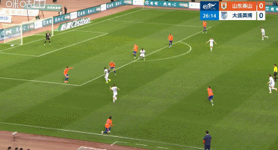 马莱莱双响！大连英博客场2比0领先山东泰山，你俩队节奏整挺好啊。山东泰山vs大连