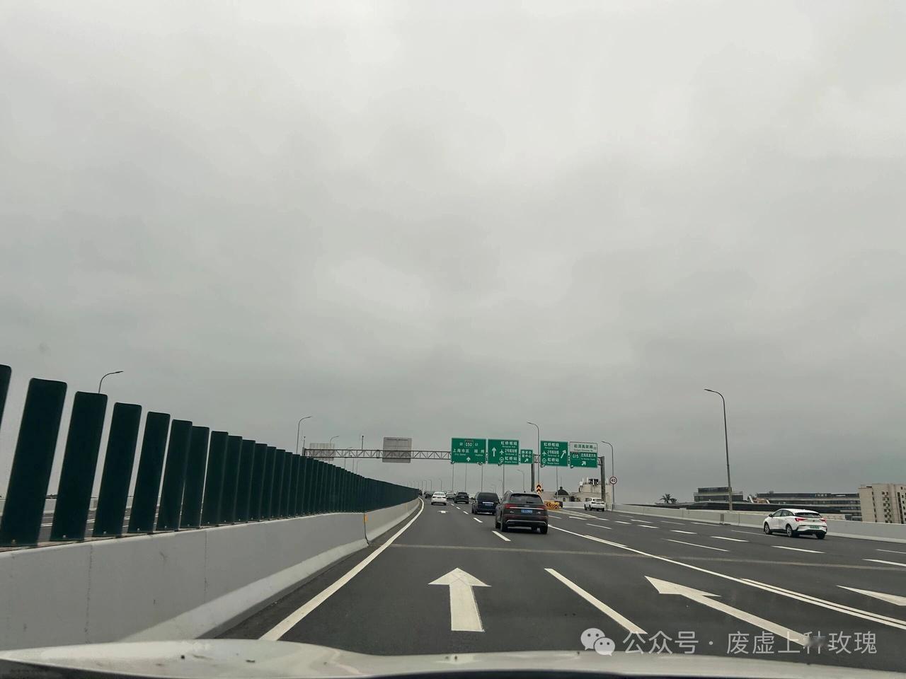 为什么慢车还要一直占着快车道？