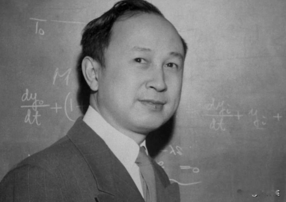 钱学森的工作时间永远不超过8个小时，而且从来不加夜班，只要一下班，钱学森就会交代