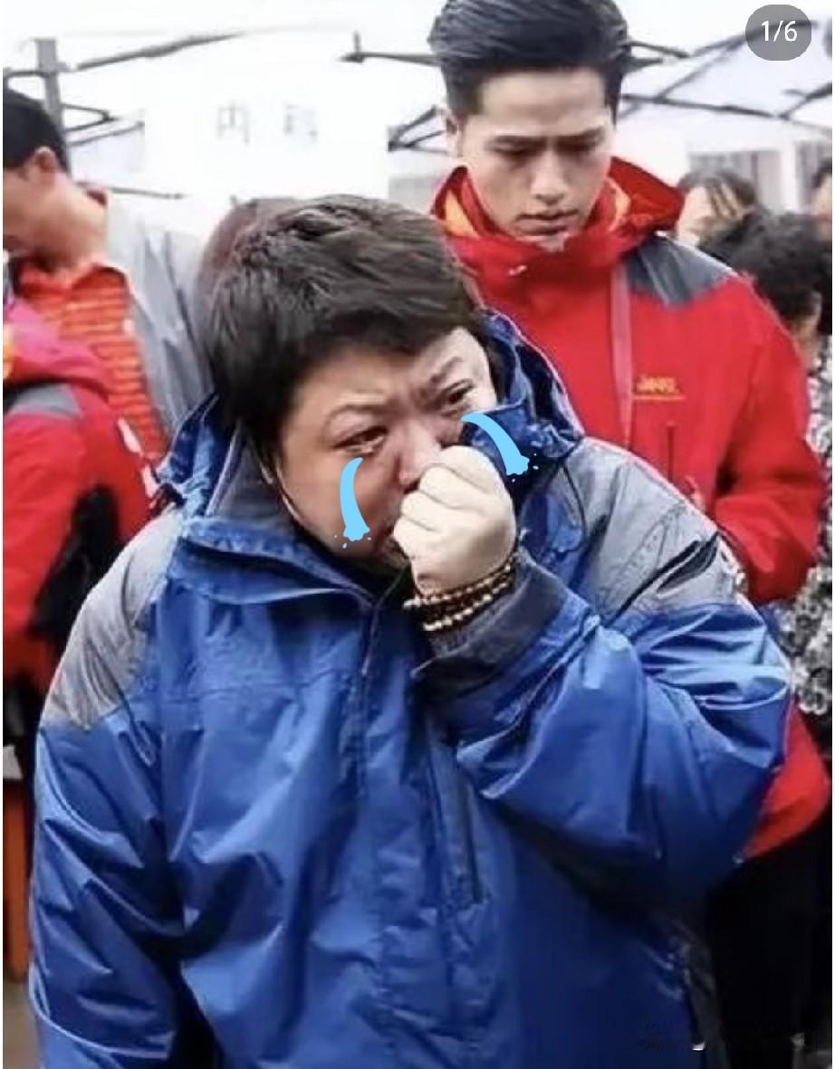 韩红做公益做了十几年，按理说被她帮助的人应该很多，这次翻车应该有很多被她帮助的人