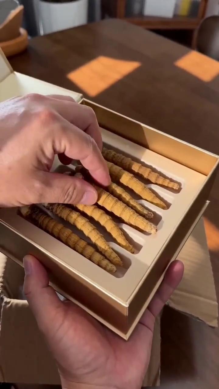 这是我给老爸买的第三茬了，他说以前爬楼喘，现在天天泡茶喝，腿脚有劲了。这东西虽然