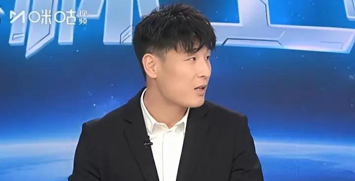 武磊真聪明，选世界杯最佳阵容没一点困难：

门将：西蒙（西班牙）
后卫：库库雷亚