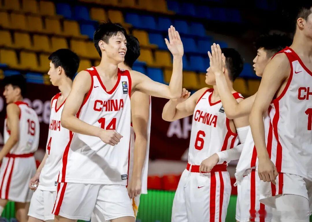 【外线17记三分射落菲律宾 国青男篮晋级U19世界杯】 　　8月21日，2026