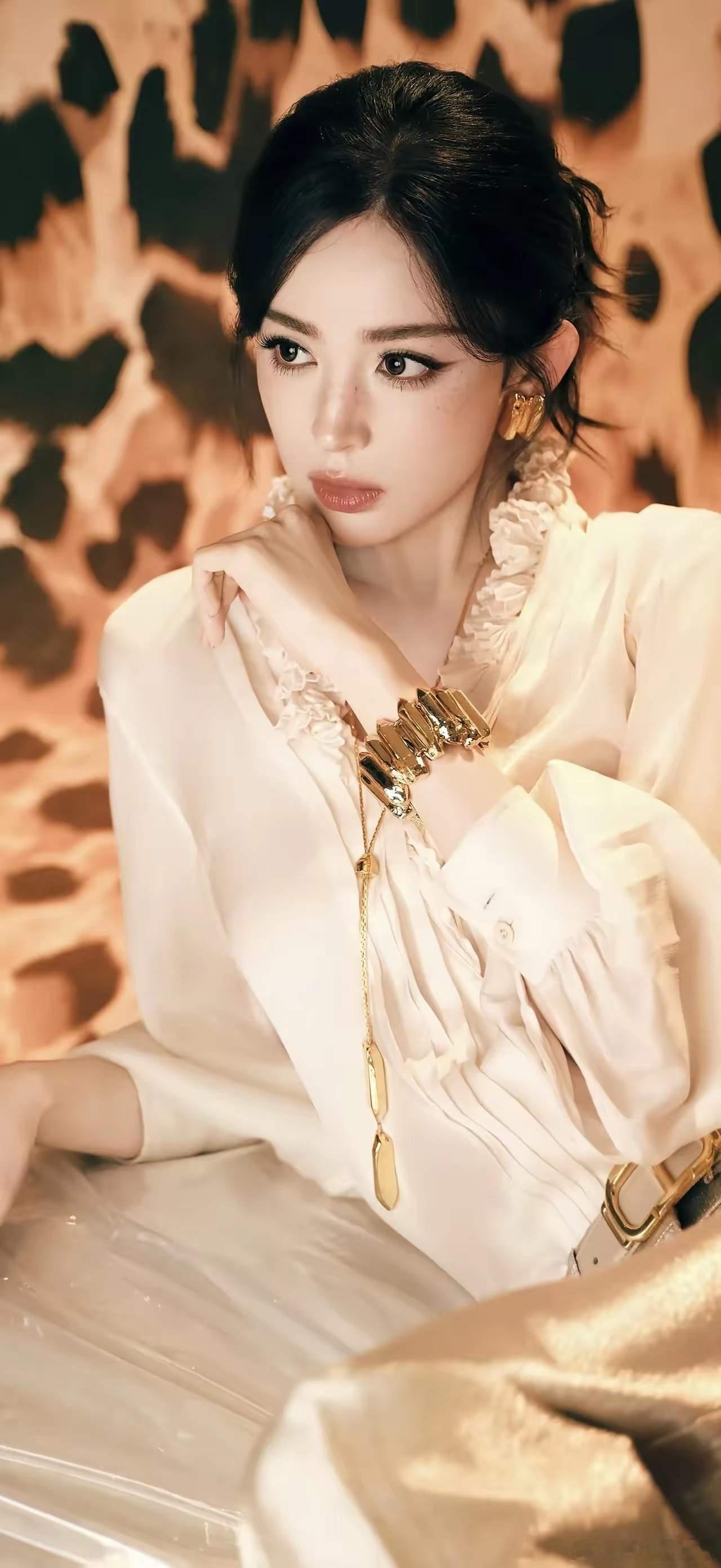 1.古力娜扎其实很想嫁入豪门，平时就注重颜值保养，可除了脸蛋，情商和为人处事方面
