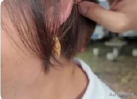 现在人们生活好了，戴个金耳环、金戒指真的很平常。可是有些人就是无中生有、没事找事