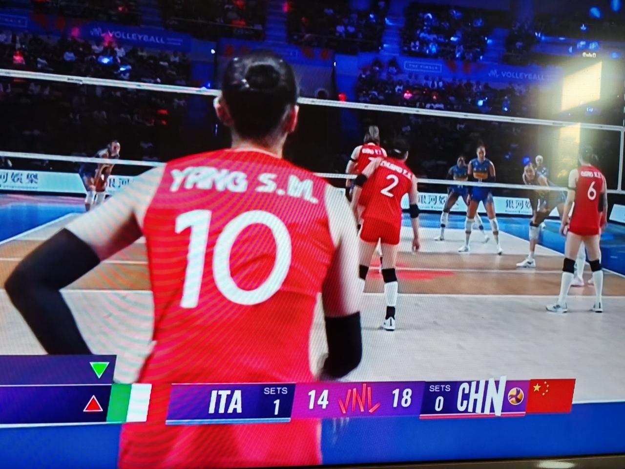 2026年7月26号世界女排联赛总决赛第三四名决赛，中国女排对阵意大利女排，第一