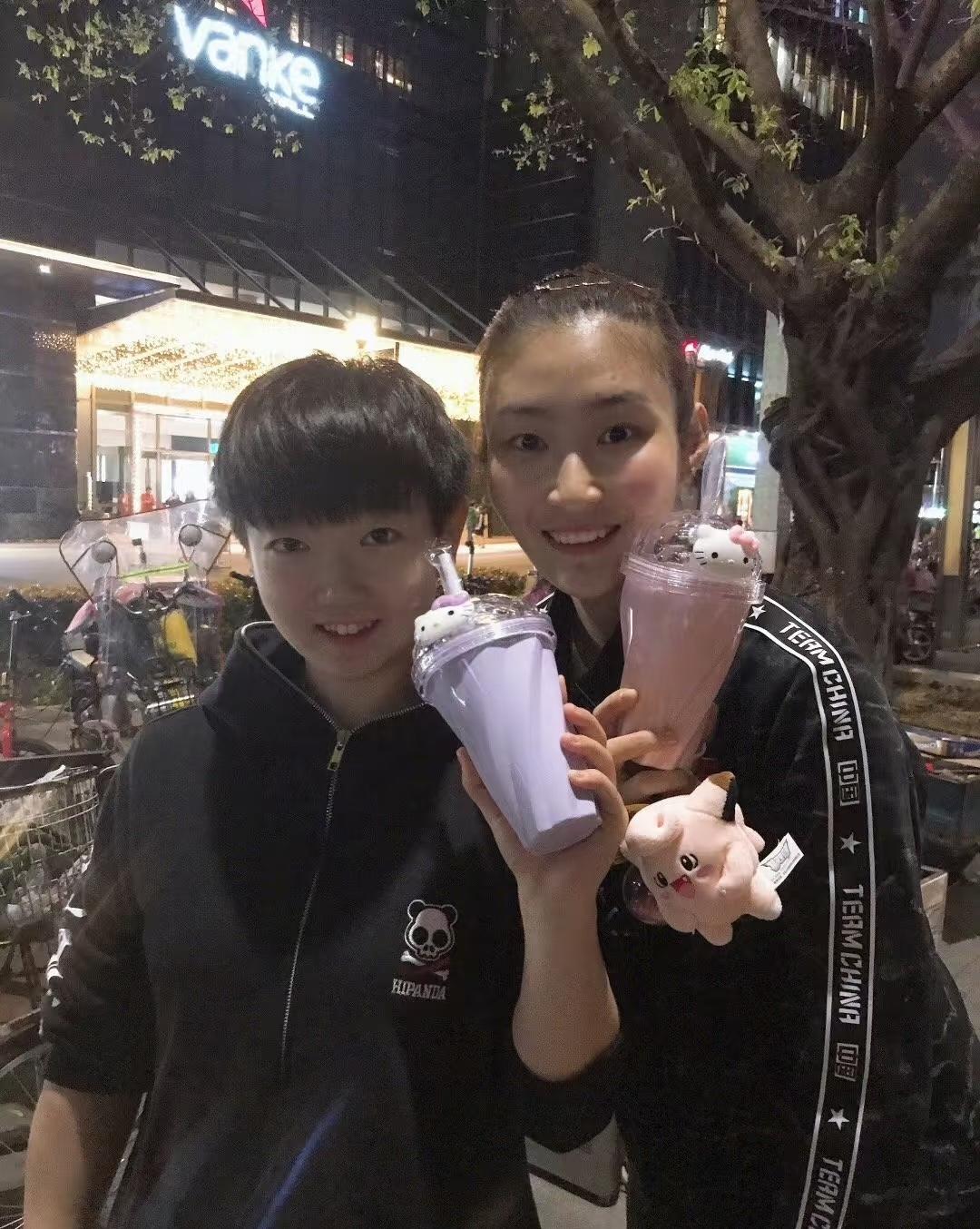 我发现，喜欢孙颖莎的人，都会有这几个变化。
1、积极上进，对家庭对家人都充满爱