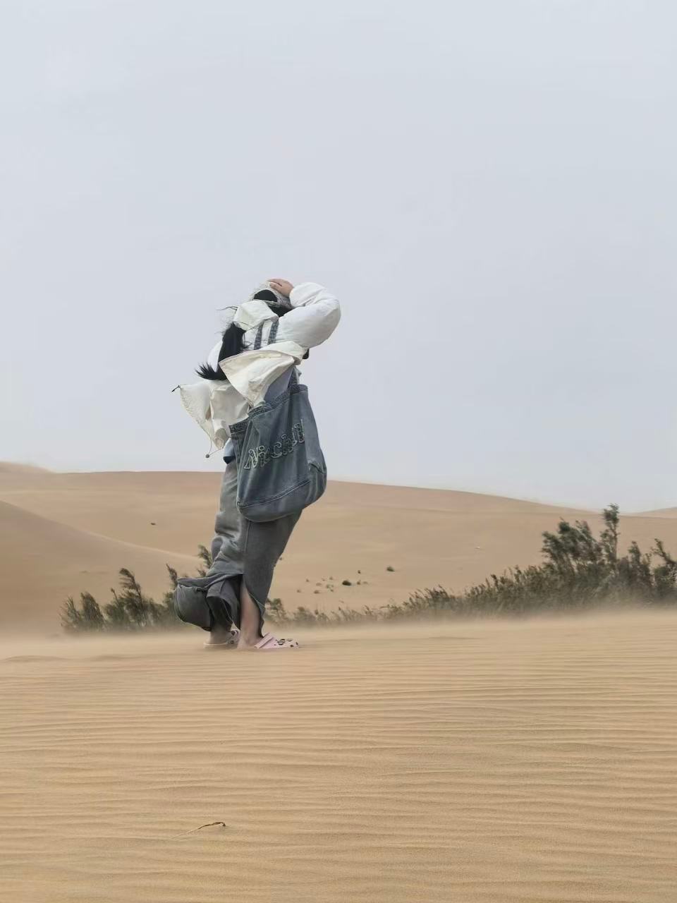 我家防晒衣裙子飘起来好美 ​​​