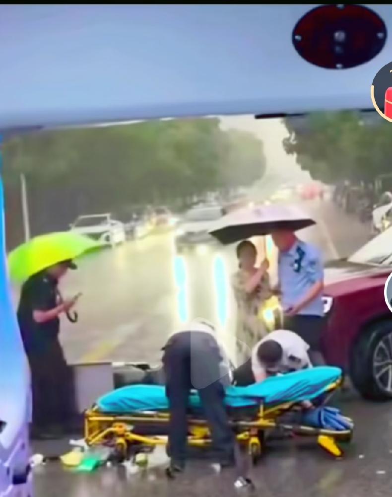 不知道该怎么评论这件事，只是让人心疼基层的医护人员，真的是太辛苦了啊，真的应该提