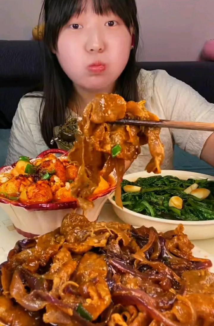素手轻托香，美味入口来。#清香爽口，# #鲜香香# #九道经典素菜# #多味香甜
