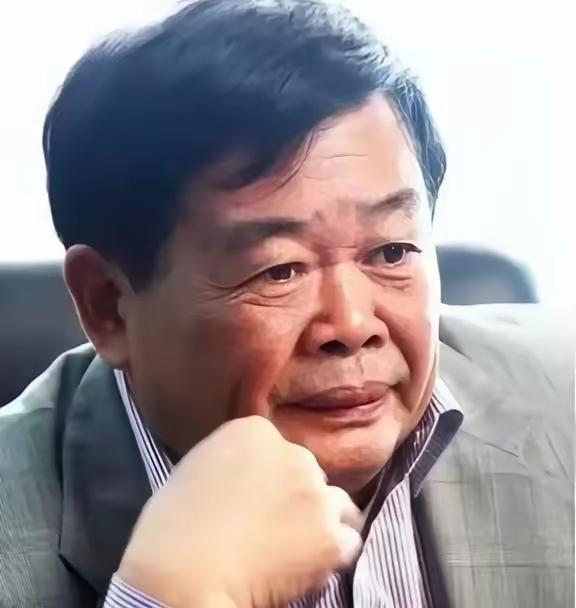 这年头，做善事比做生意还难。

2015年，曹德旺为了救那个患肾病的女孩，眼睛都