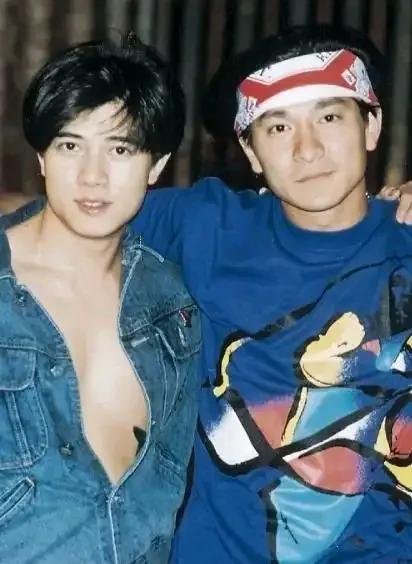 徐克接受采访时，提到他下一部电影要与许冠杰、许冠文两兄弟合作。

这段采访可以看