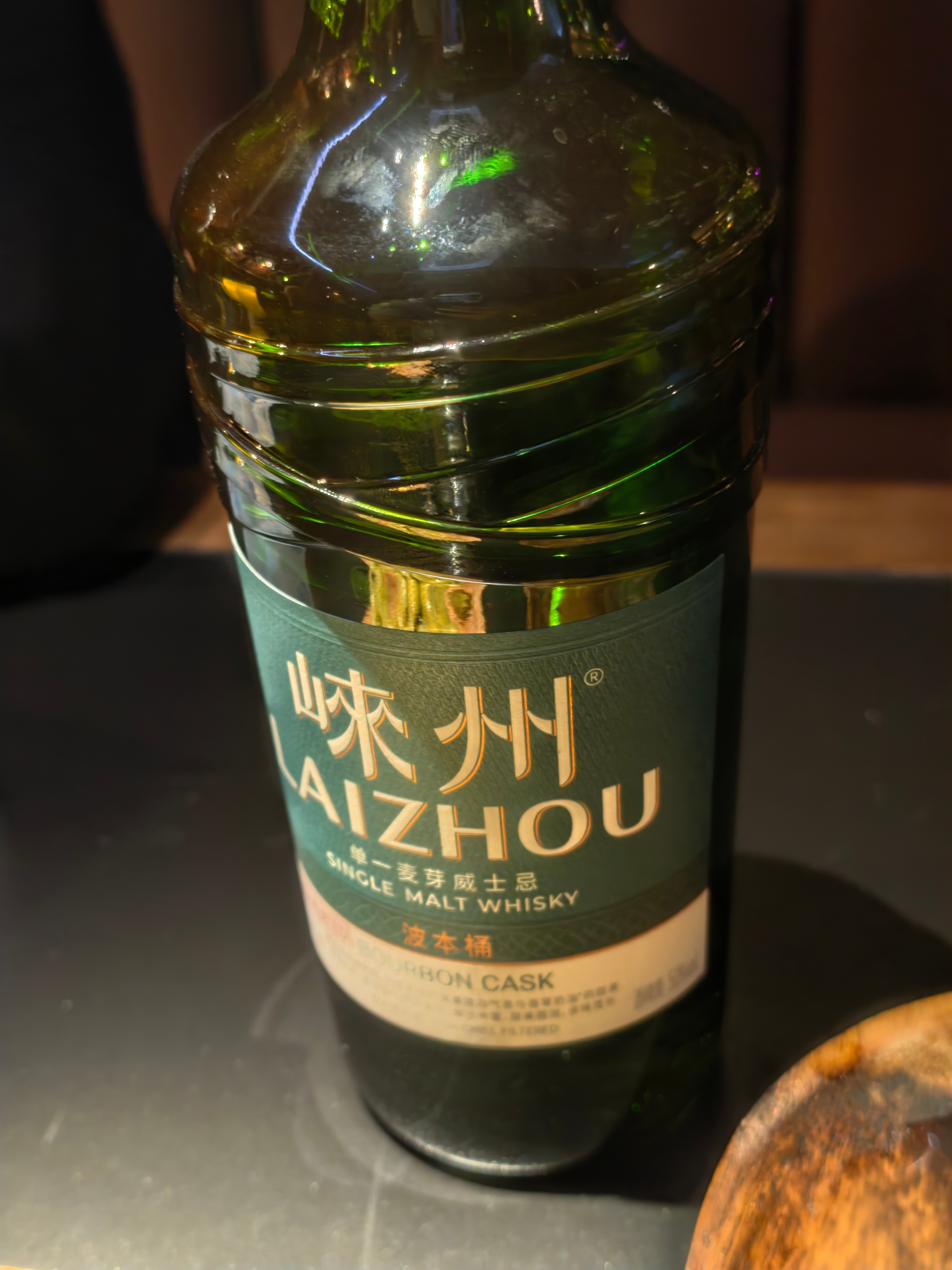 国产威士忌，市价400，酒吧1600凭什么？就问你你支不支持国产吧天下威士忌，谁