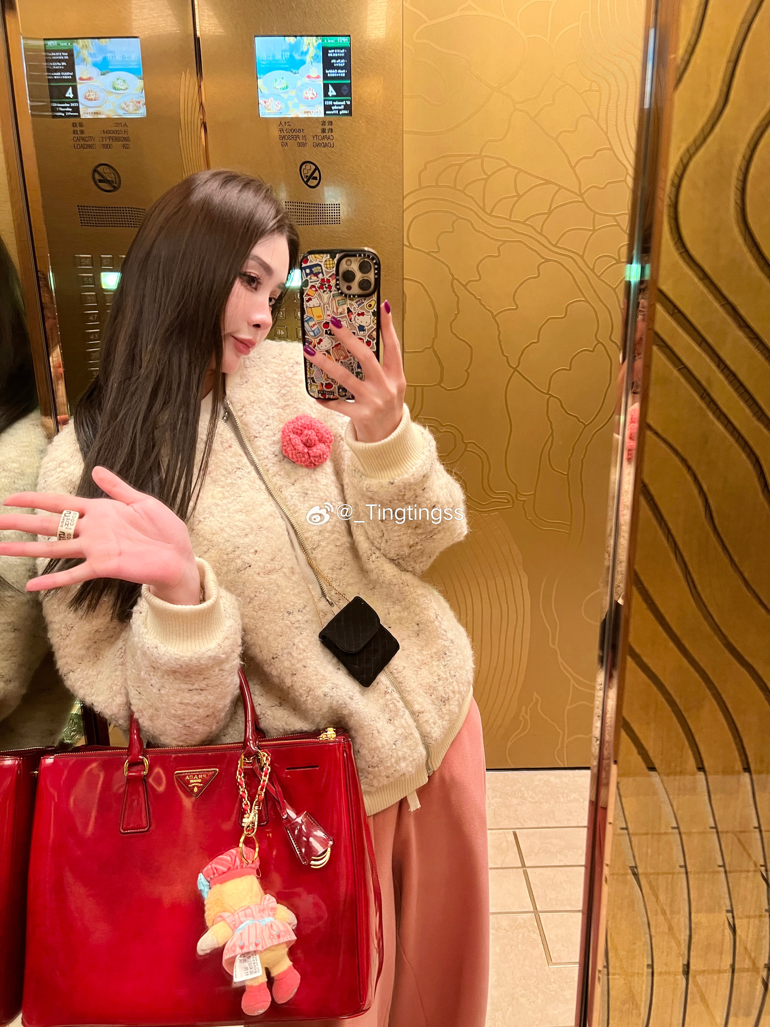 🛍️🧸🎄 🙆🏻‍♀️🧑‍🎄💁‍♀️ ​​​