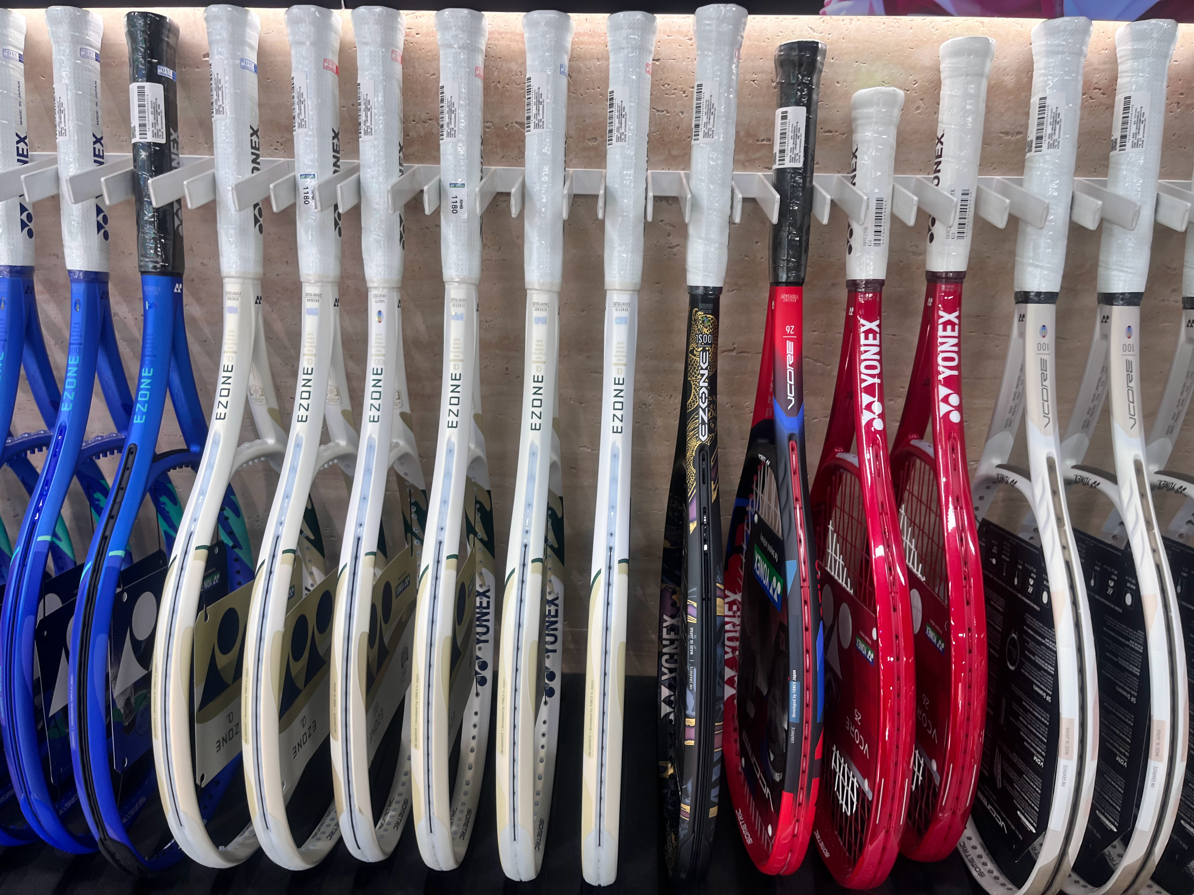 澳网2026 战袍，莱巴金娜同款，还有新款Vcore球拍，一网打尽！哈哈，其实去