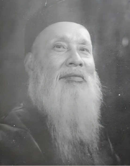 1937年，济南沦陷。56岁的王子平，江湖人称“千斤神力王”，拒绝日军拉拢，不肯