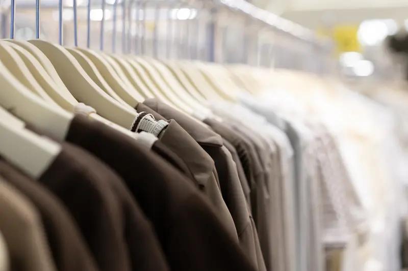 别让“电商毁实体”背锅！实体店冷清的真相，比你想的更复杂

逛商场时总忍不住叹气