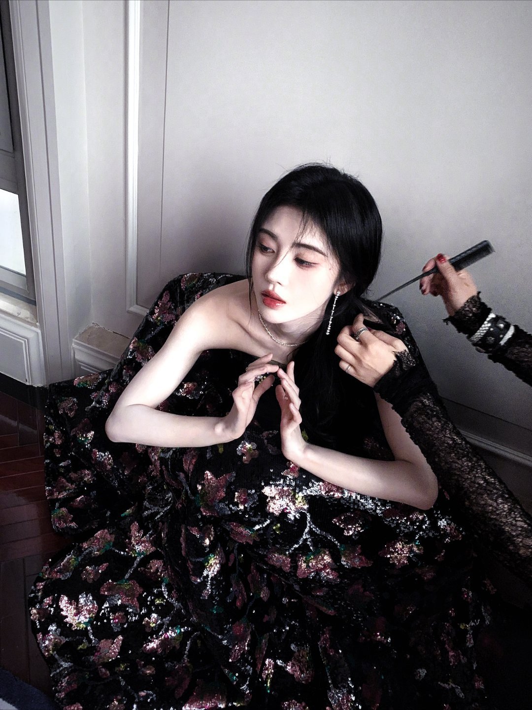 💙鞠婧祎露芜衣💙鞠婧祎上官芷 如果水要流向我 我拿什么阻截 她天生就会对我如