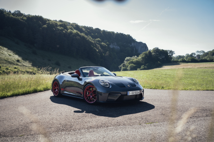Porsche 911 GT3 S/C510 马力，6 速手动变速箱， 3.9 