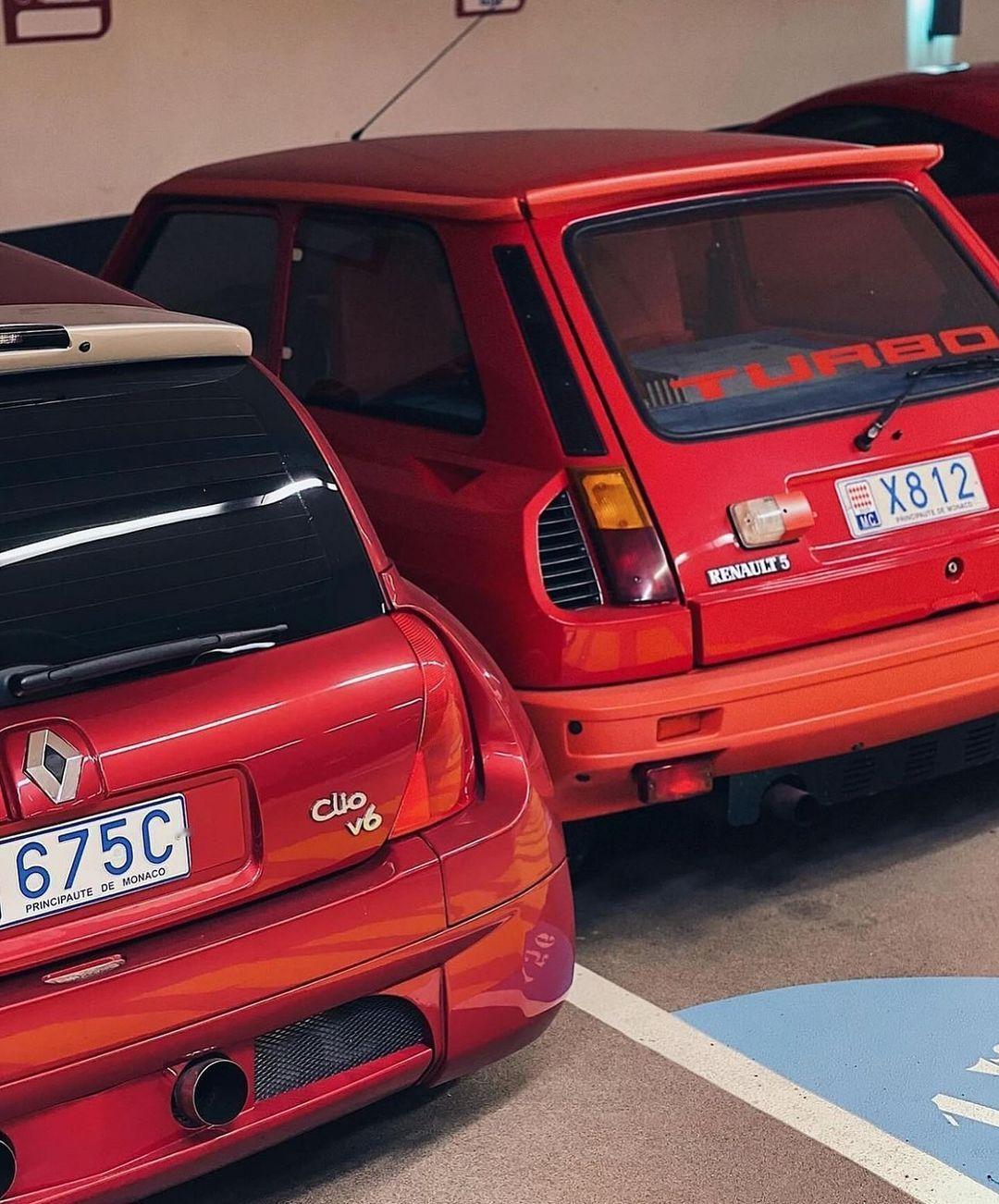 #型车街拍# Renault Clio V6 vs Renault 5 Turb