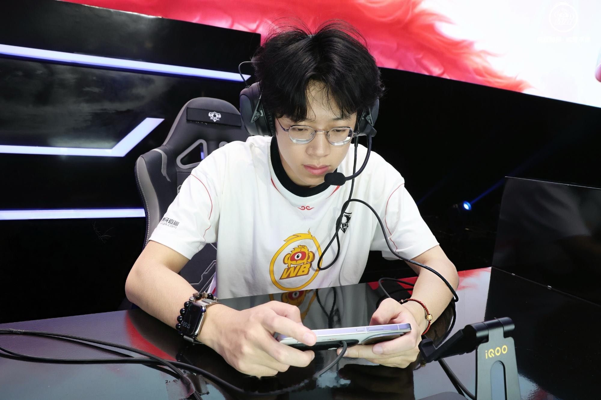 WB首轮全胜收官首轮征程结束，WB交出满分答卷，大场未尝一败，小局14胜1负强势