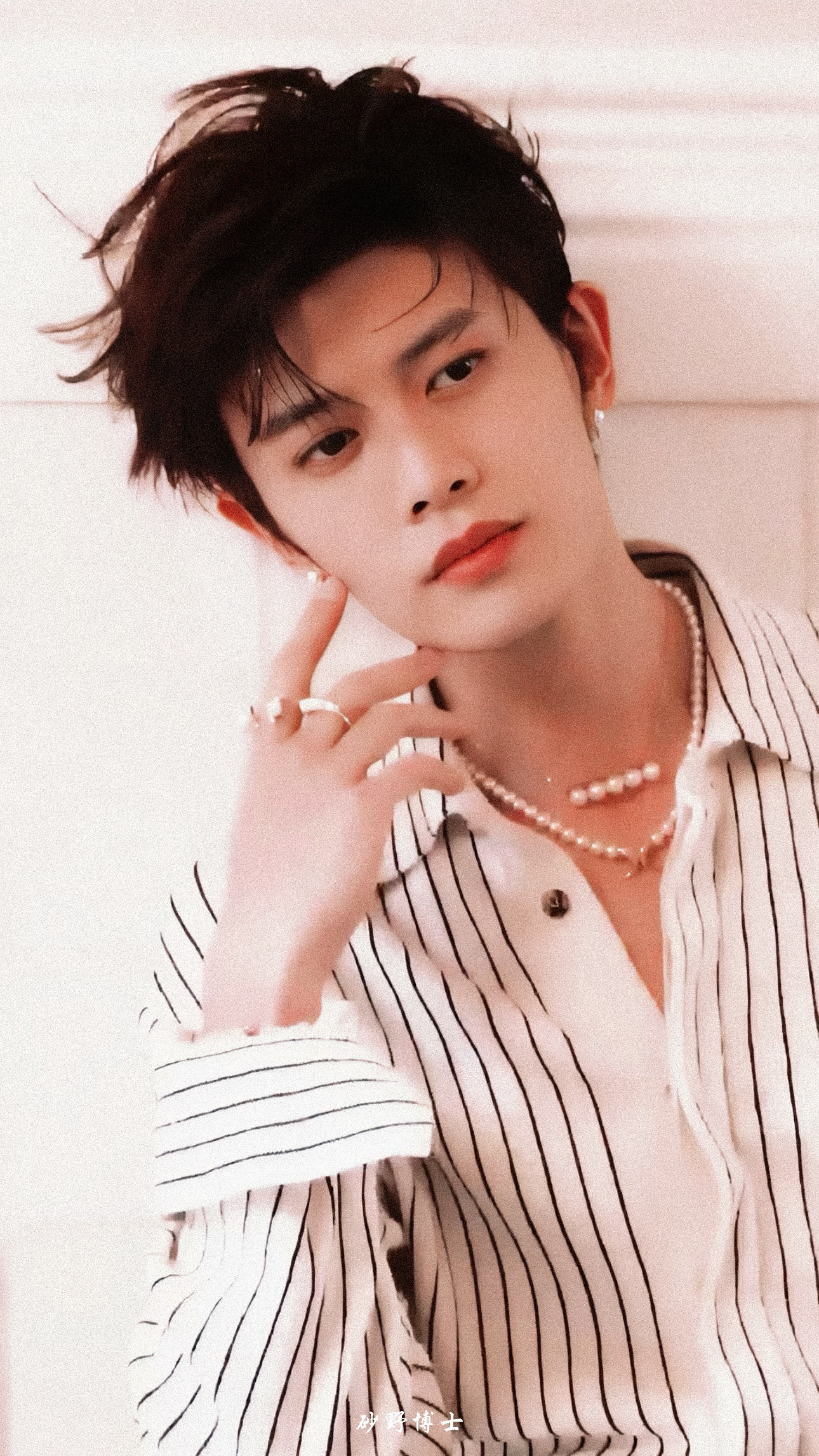 任嘉伦 ❥ 𝚁𝙹𝙻 ₀₅.₂₀♥️· 任嘉伦     喜欢上你，就像陷入了