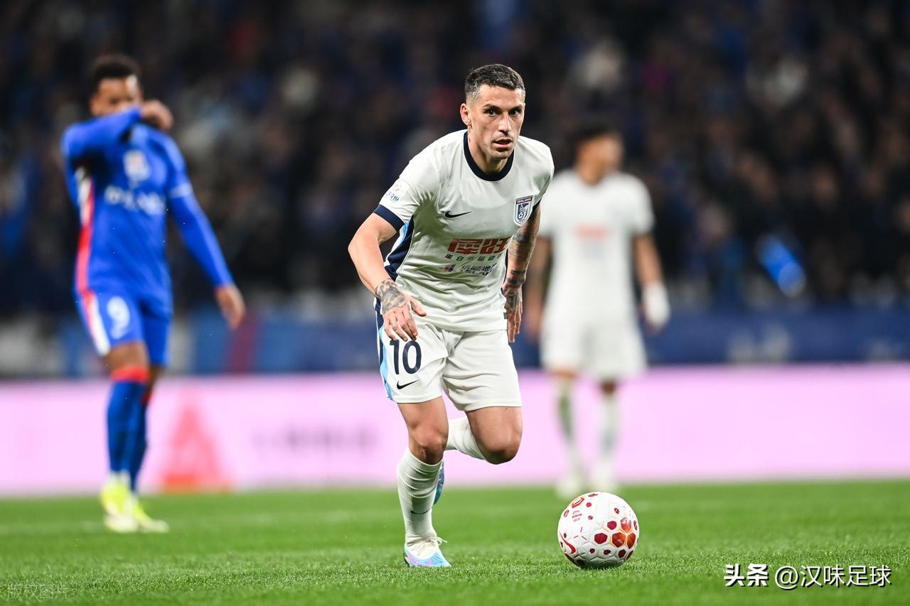 中超次战，武汉三镇如何应对大连英博？
本周五（3 月 14 日）武汉三镇主场迎战