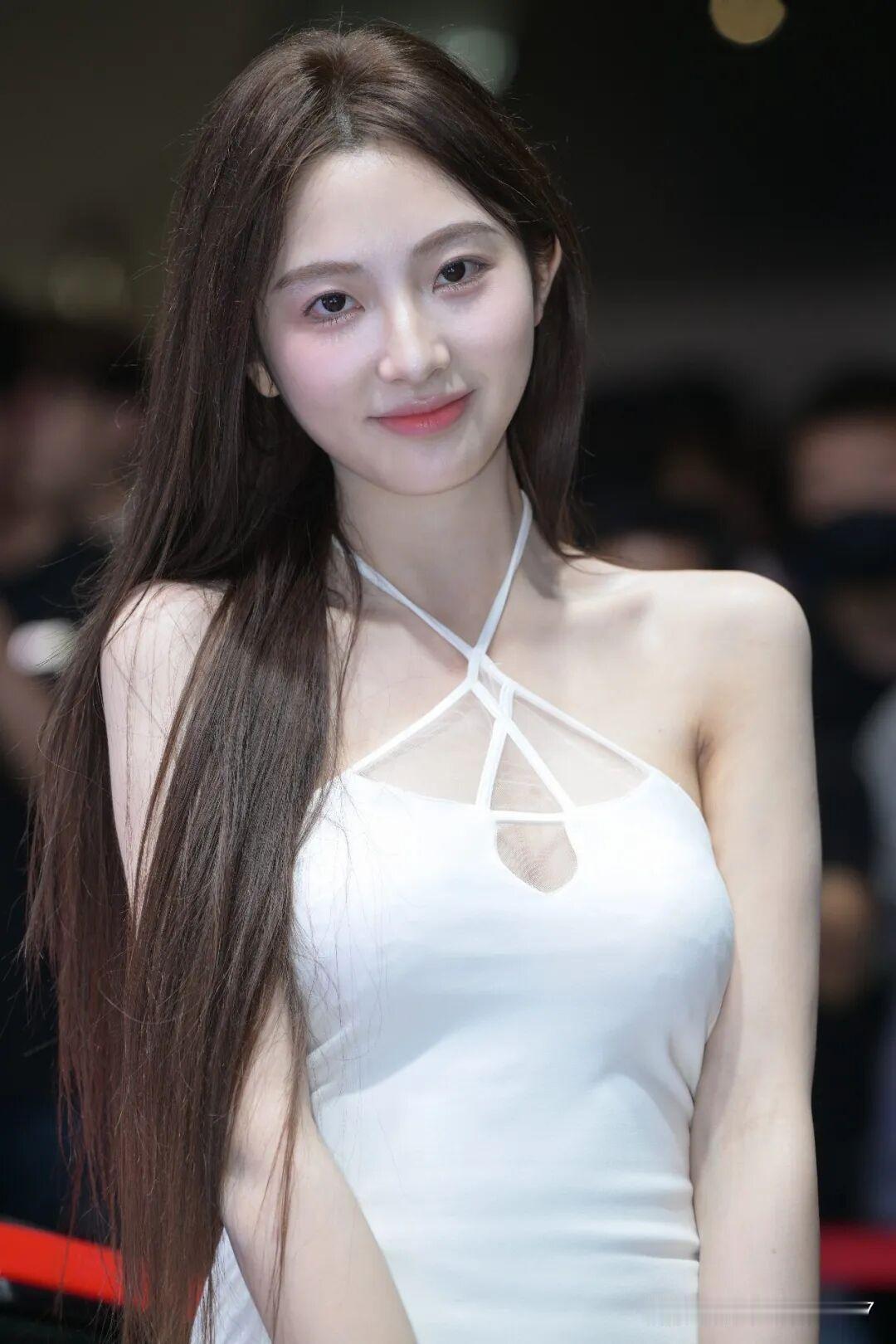 甜美少女心爆棚，温柔微笑惹人爱！💖✨