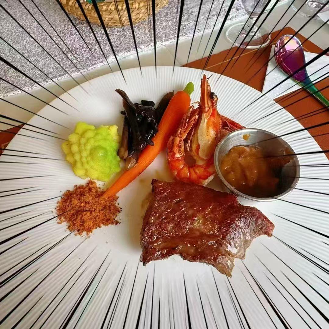 美味海鲜大餐，鲜嫩牛排配鲜蔬，尽享舌尖美味！🍤🍔🥗🍔